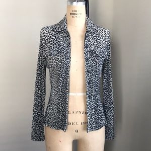 Vintage stretch leopard button down shirt